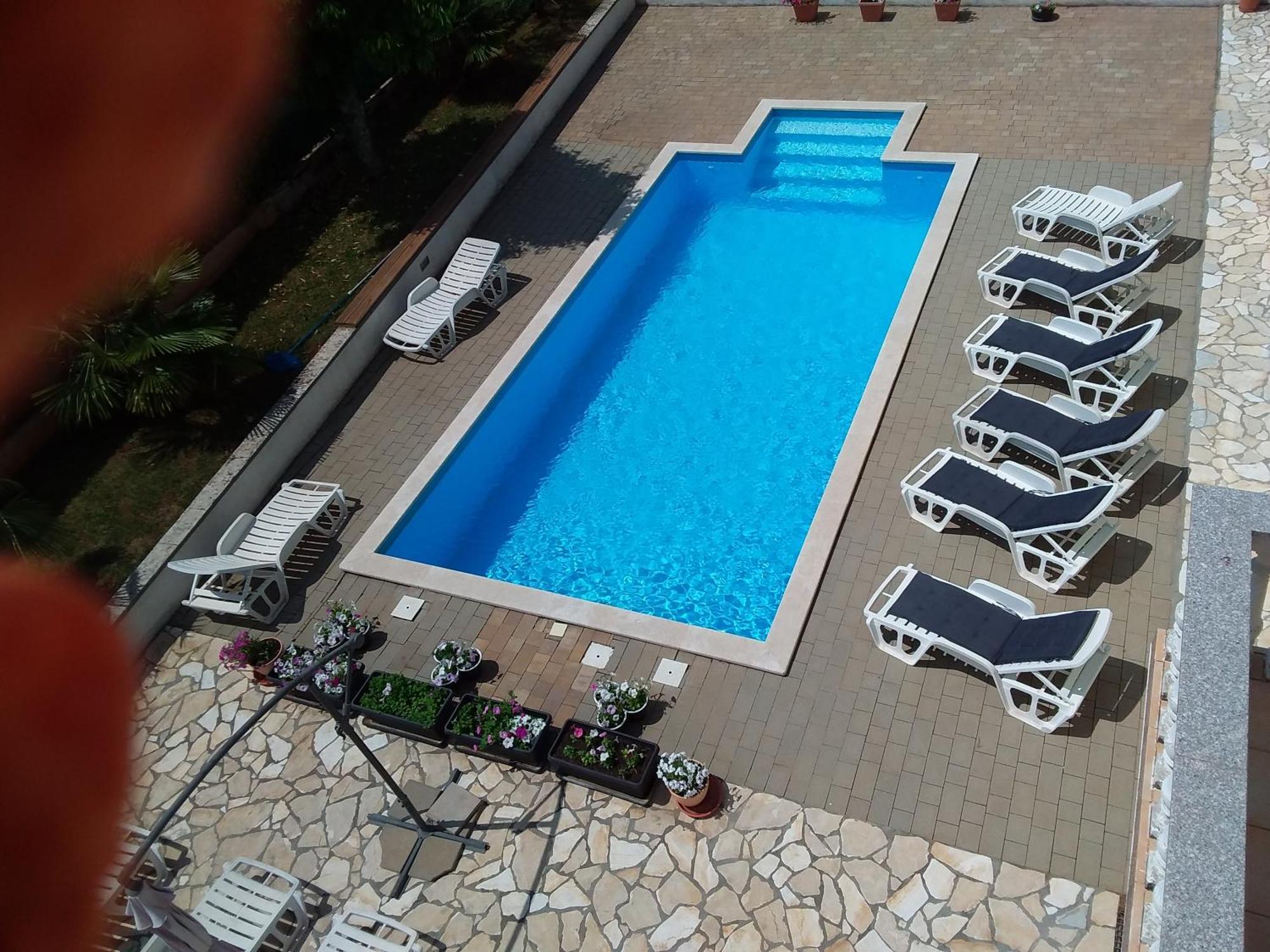 House Apartments Ariamare بوريتش المظهر الخارجي الصورة