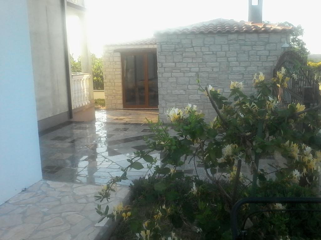 House Apartments Ariamare بوريتش المظهر الخارجي الصورة